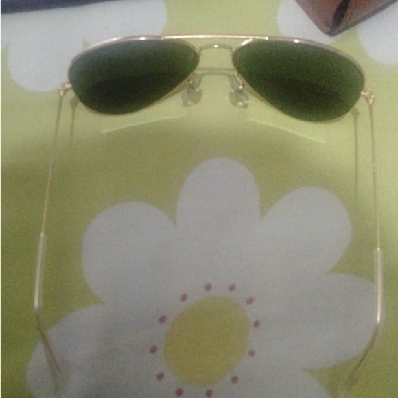 Ray-Ban shades - Picture 4 of 4